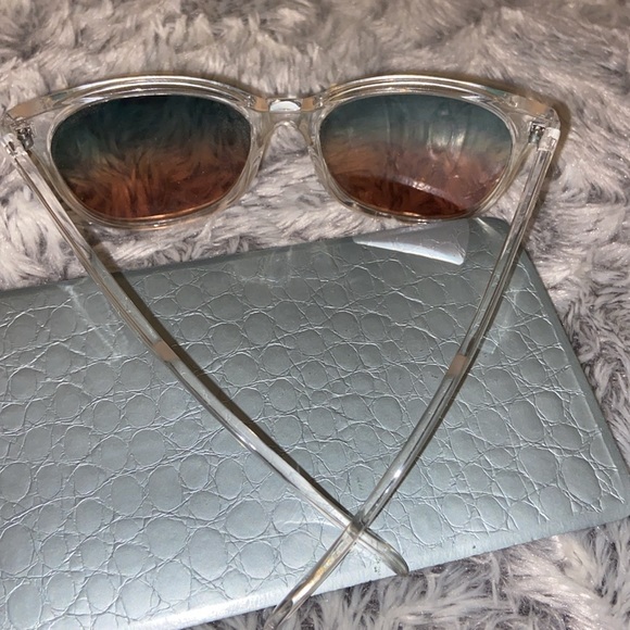 Clear frame sunglasses 🕶️ - Picture 7 of 15